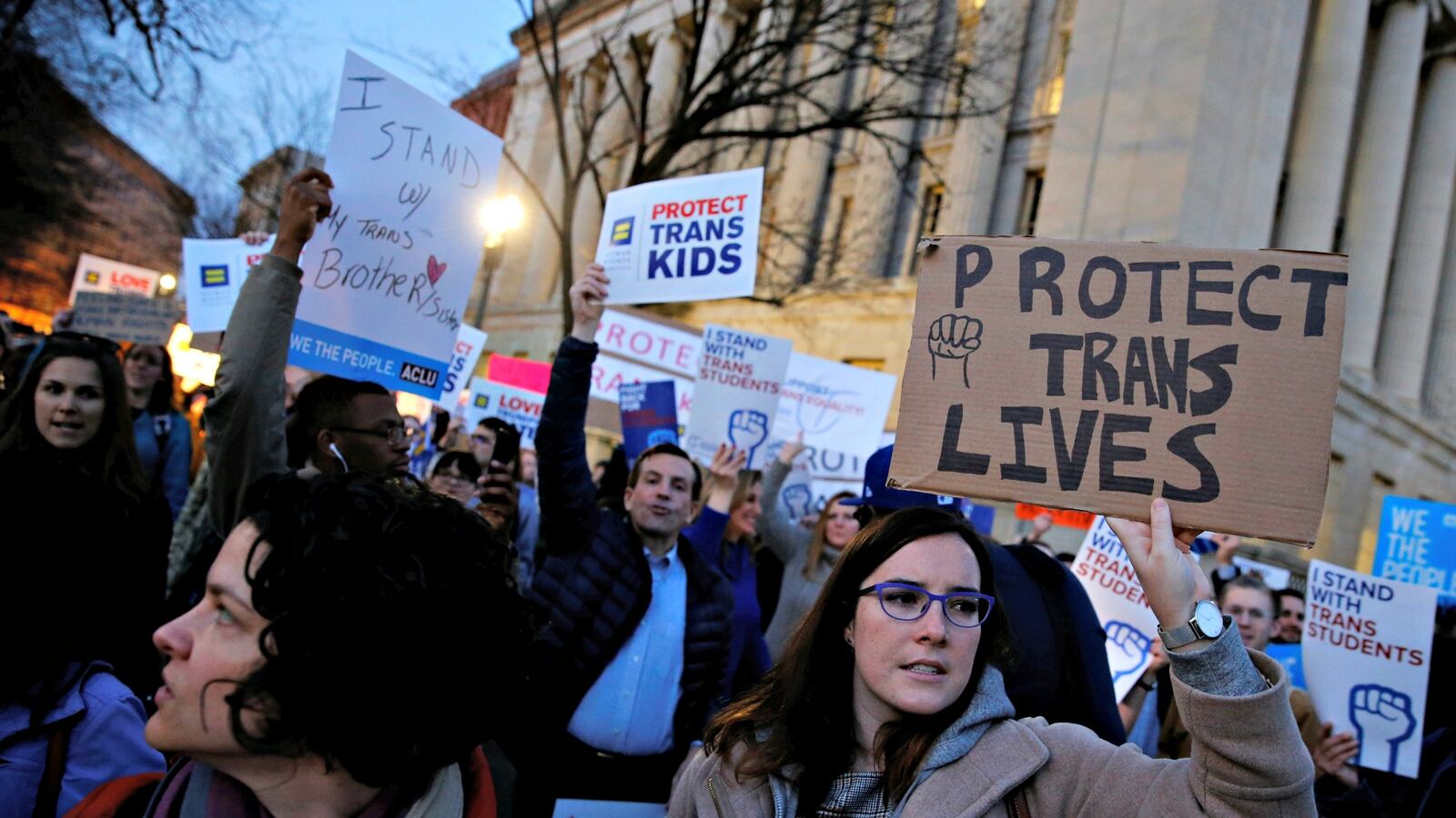 cheats/2017/02/24/gop-lawmakers-push-bills-to-limit-protesting-in-17-states/170224-protest-regulations-gop-trump-cheat_hmt8xy