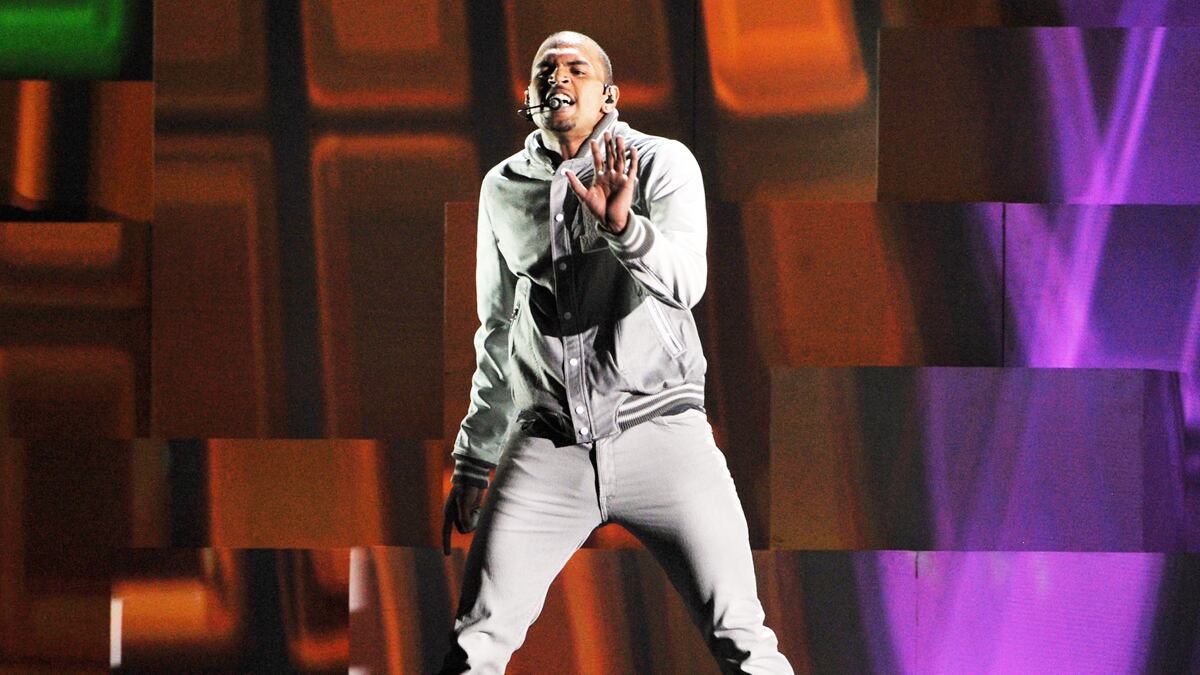 articles/2012/02/13/chris-brown-s-grammy-lovefest-three-years-after-rihanna-assault/chris-brown-grammys-stern_cog8ev