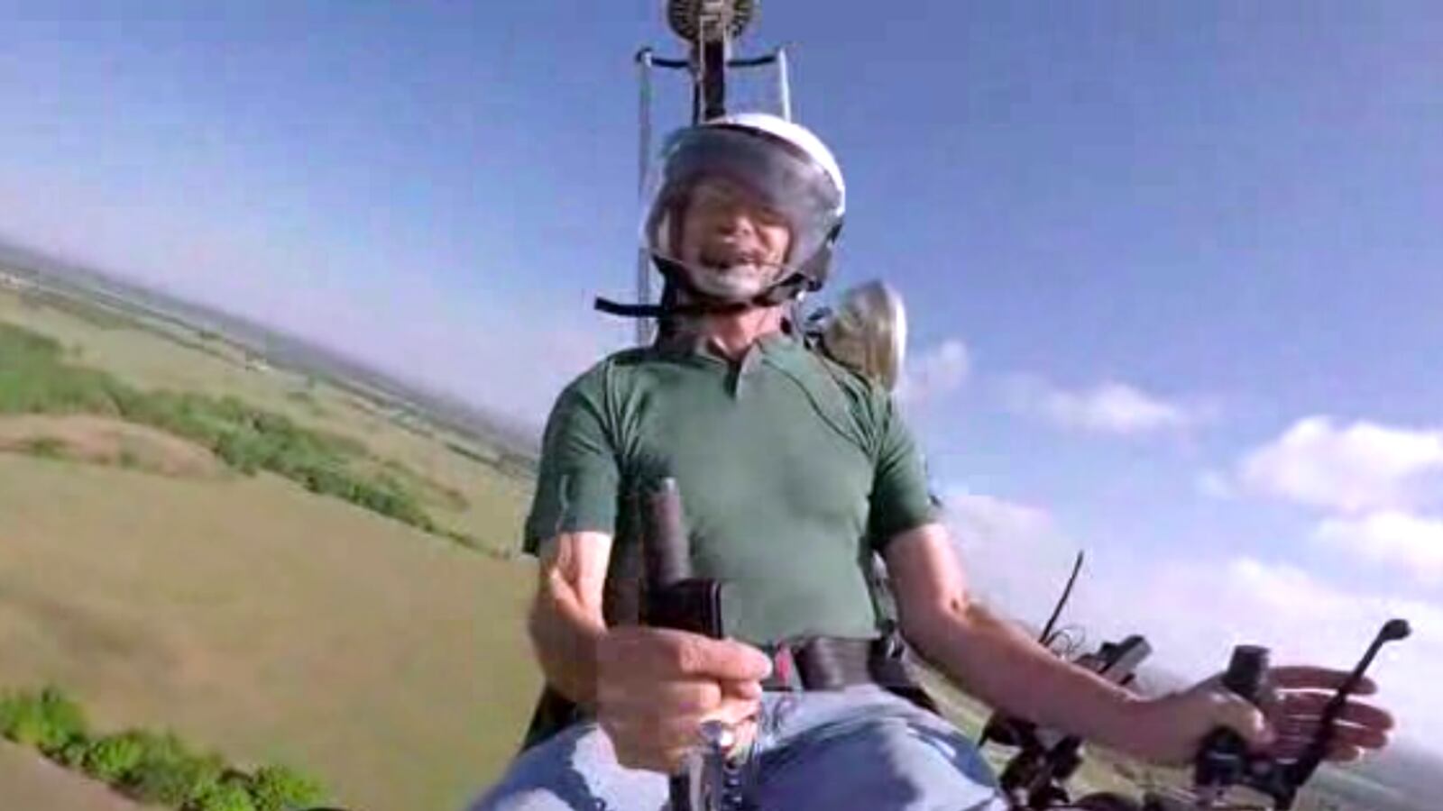cheats/2015/04/15/man-lands-gyrocopter-at-u-s-capitol/150415-gyrocopter-florida-man-cheat_rwoyjj