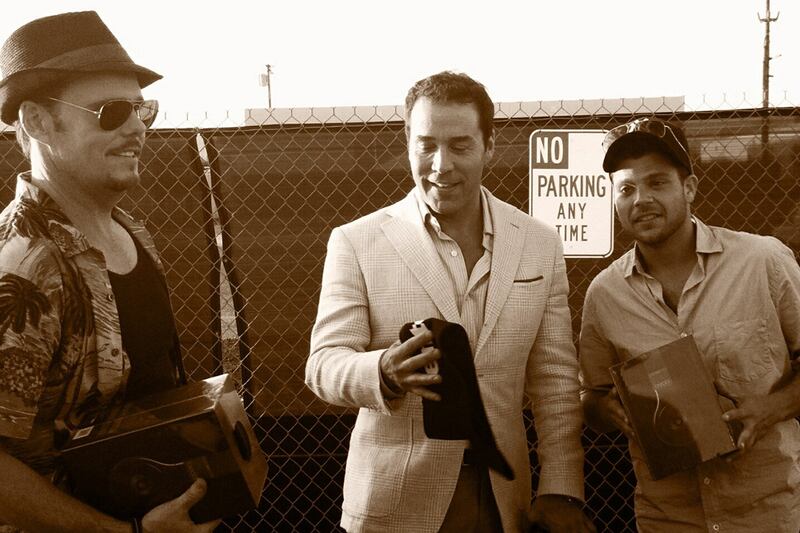 galleries/2011/07/03/britney-spears-ashton-kutcher-usher-more-celebrity-twitter-photos/piven-week-in-celebrity-twitter-pictures_uyz0rp