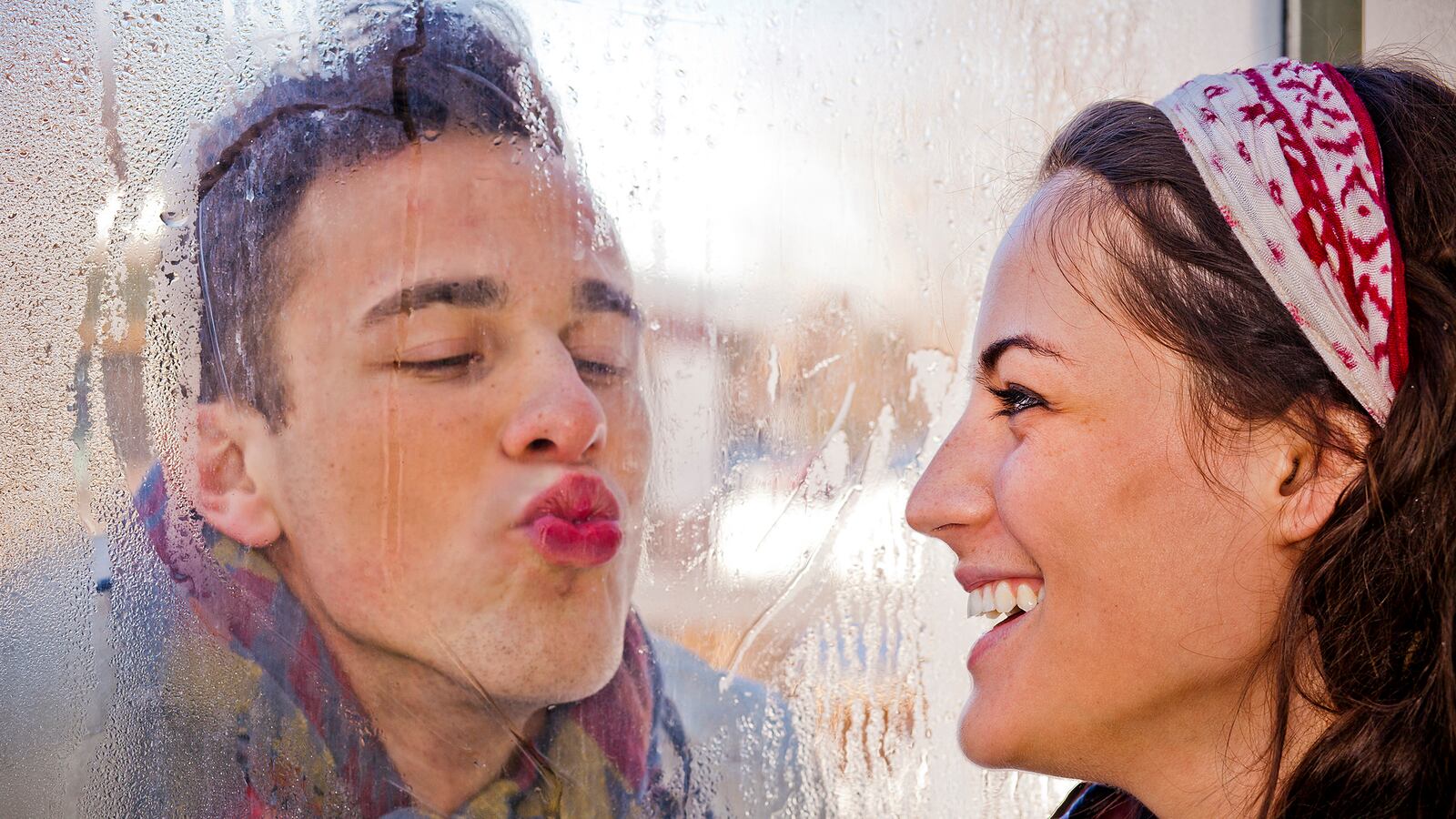 articles/2014/01/30/17-terrible-pieces-of-advice-from-seventeen-s-ultimate-guide-to-guys/140128-cuningham-17_dptafm