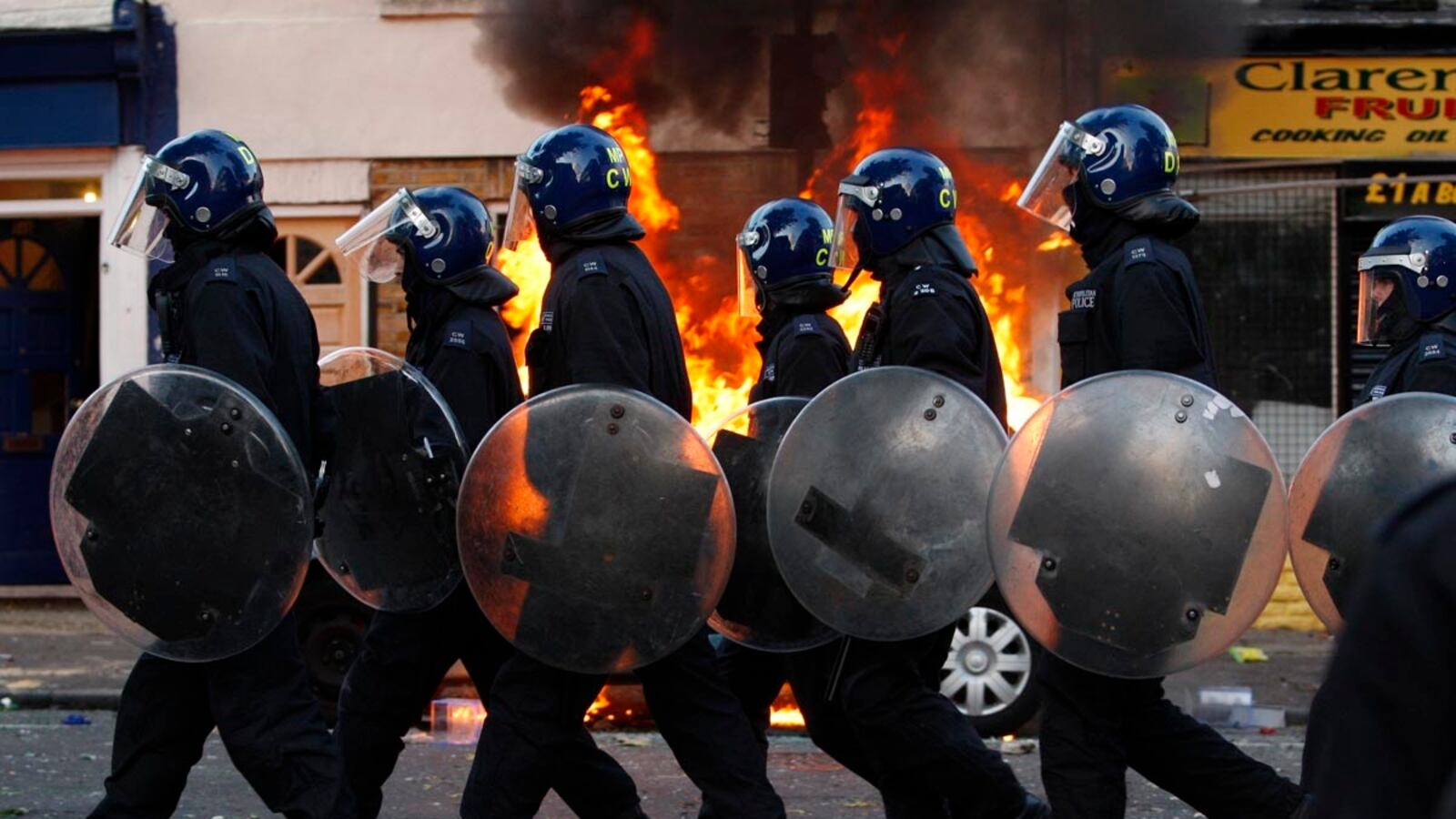 cheats/2011/08/11/britain-calm-as-police-raid-homes/london-riots-underhill_zb5n8a