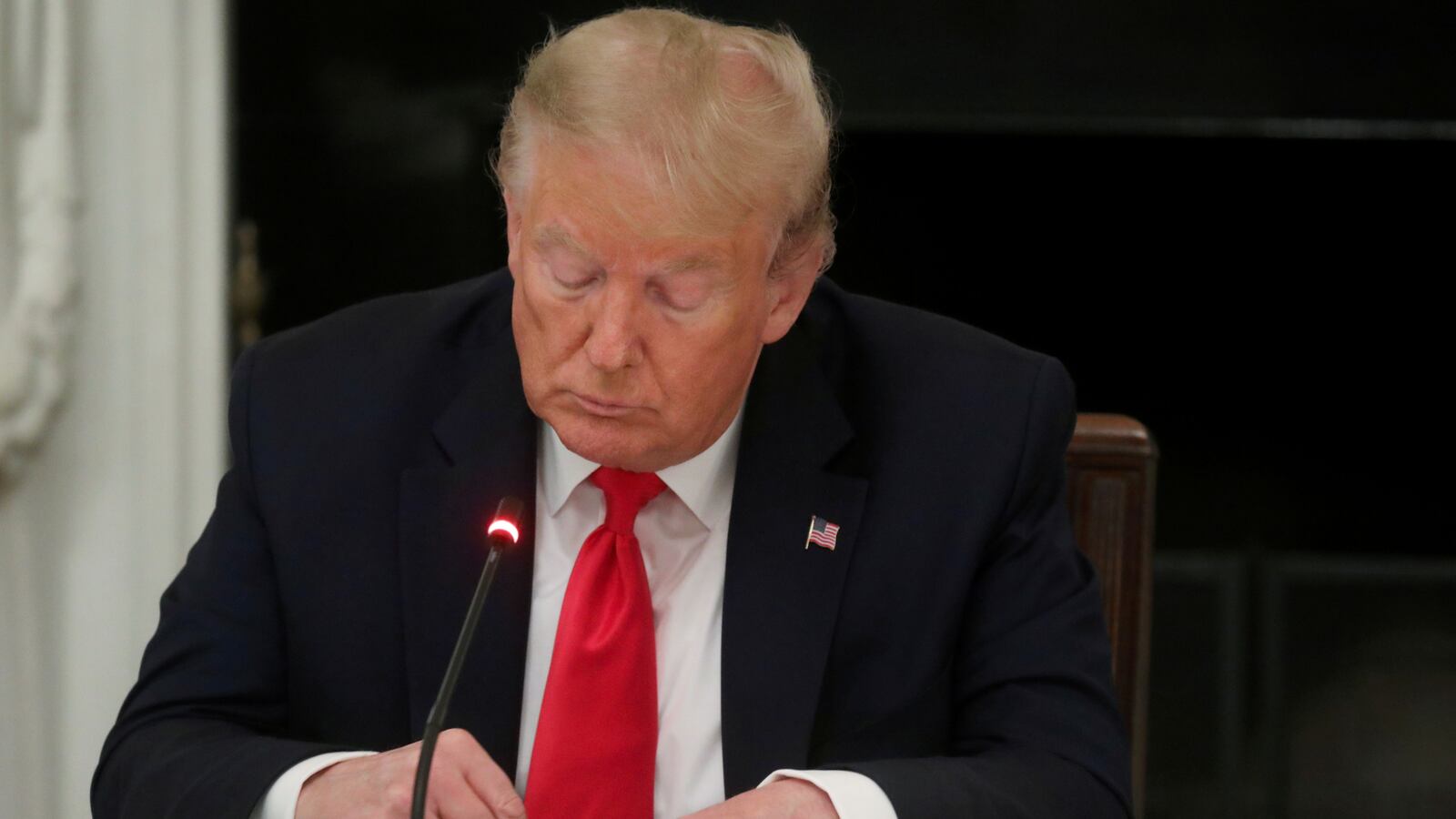 2021-05-04T165835Z_2123861492_RC249N9KSRI4_RTRMADP_3_TRUMP-TWITTER_hxi81a