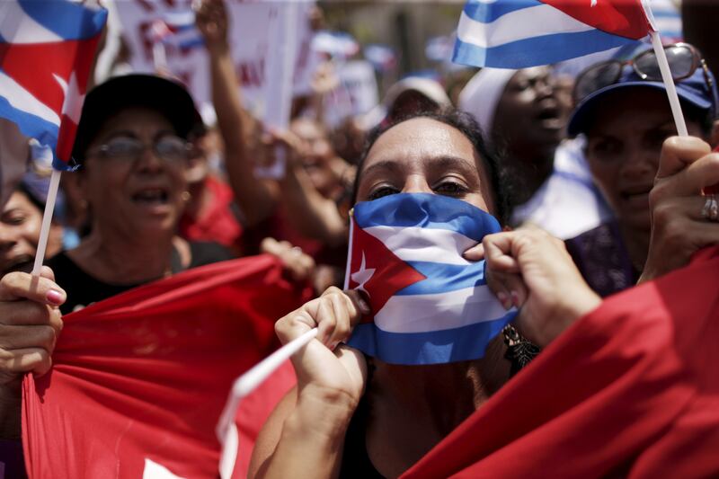 galleries/2016/03/20/obama-lands-in-cuba-to-dissident-protest/160320-cuba-dissidents-protest-06_m2hh7c