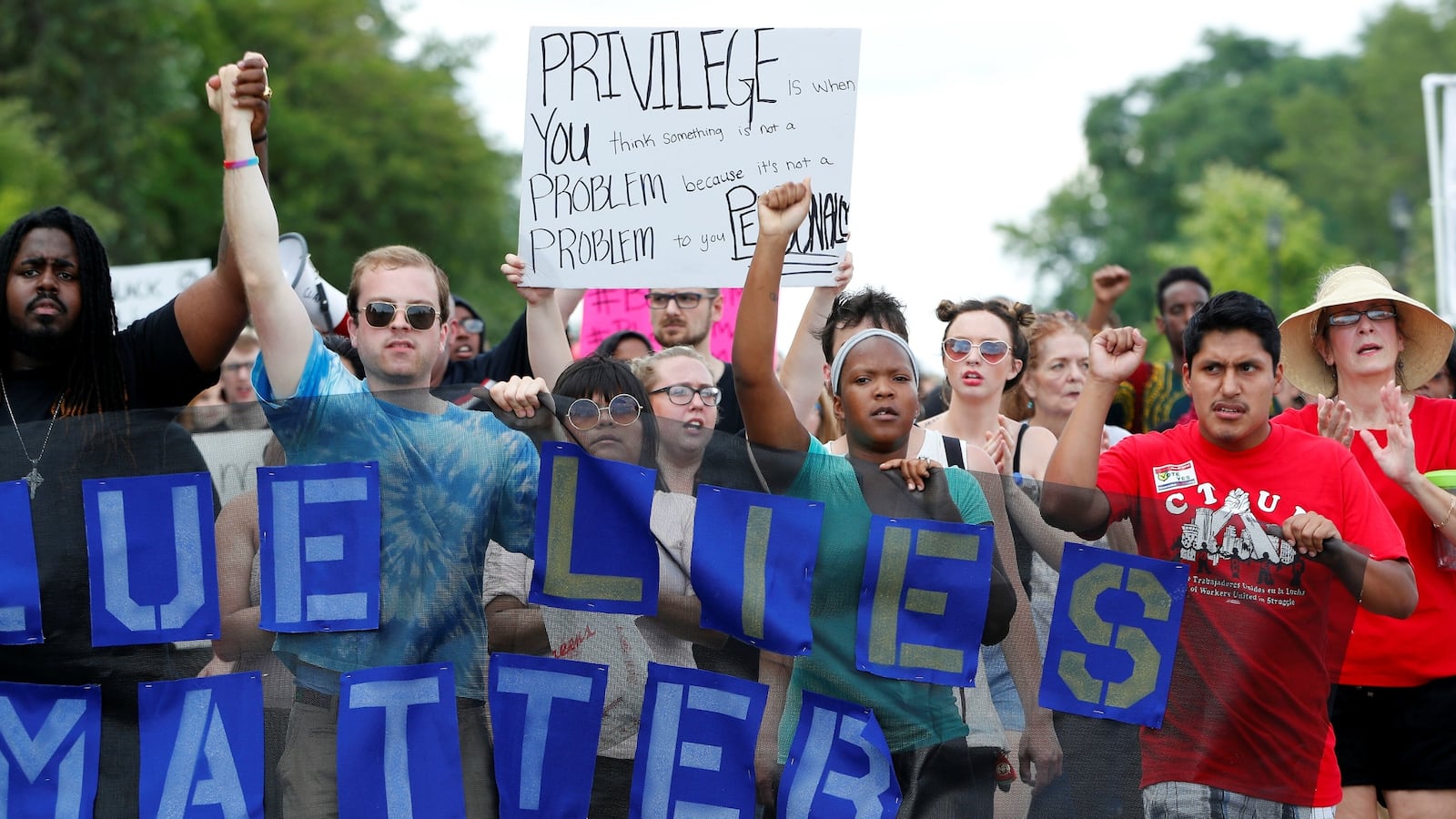 cheats/2016/07/13/poll-finds-bad-outlook-on-race-relations/160711-mn-protests-cops-injured-cheat_qpr0ws