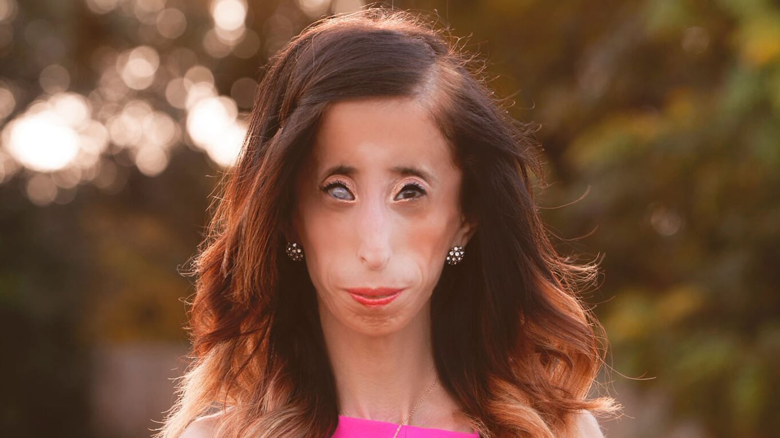 articles/2015/09/25/lizzie-velasquez-my-anti-bullying-story/150924-Velasquez-brave-heart-tease_ho0y1u