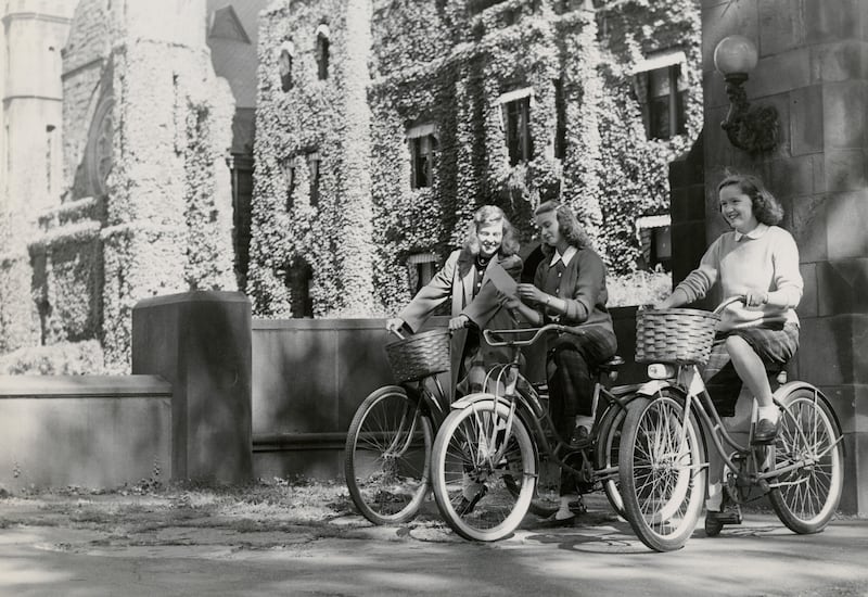 articles/2014/04/07/the-seven-sisters-all-american-preppy-style/seven-sisters-gal03_vvhfkb