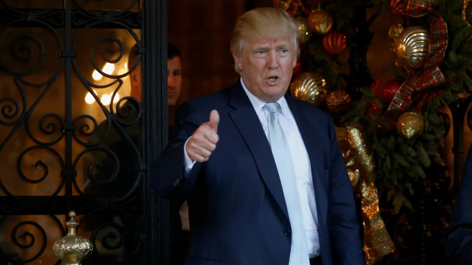 cheats/2017/01/04/trump-wants-to-revamp-spy-agency/170104-trump-tap-clayton-cheat_aqg8p2