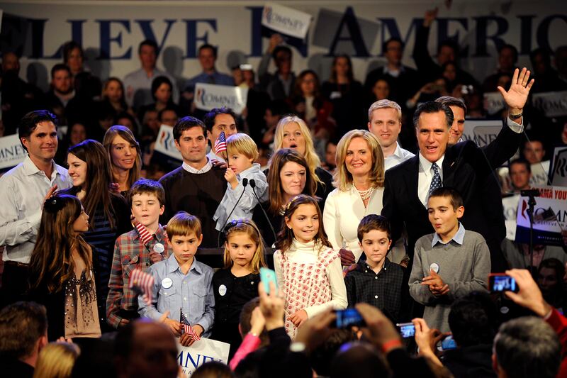 galleries/2012/01/07/gop-candidates-campaign-in-new-hampshire-photos/romney-wins-nh-primary-family_h2iyaa