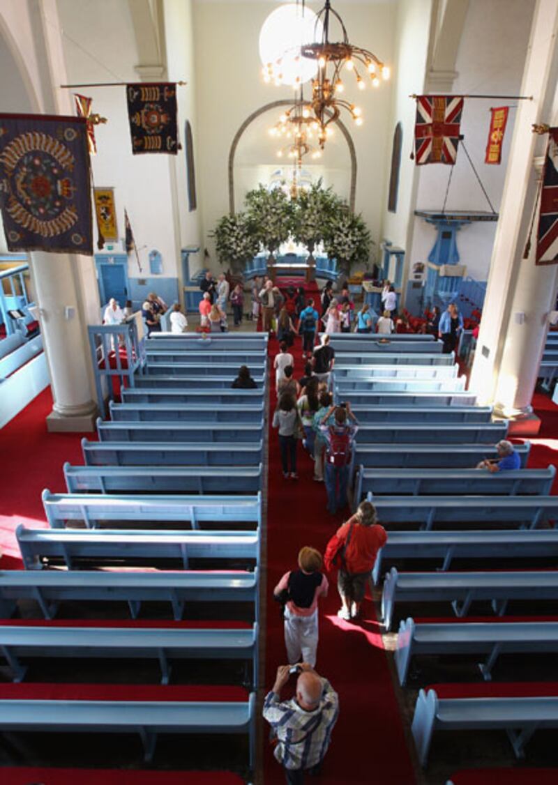 galleries/2011/07/30/zara-phillips-mike-tindall-wed-photos/curch-inside-phillips-wedding_gbl056