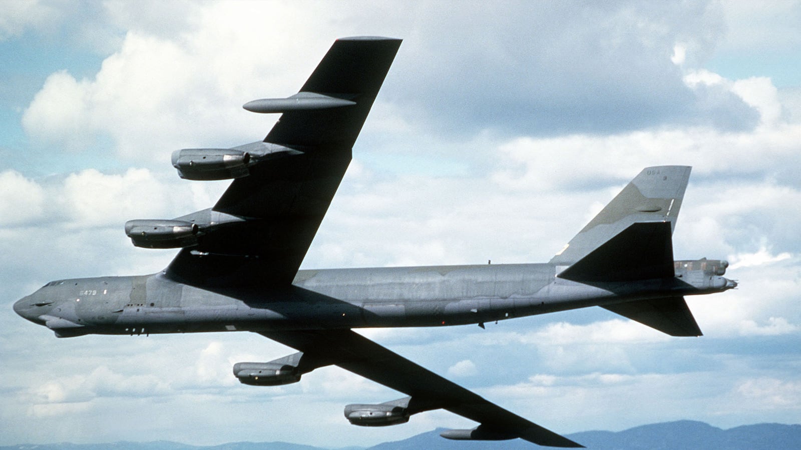 articles/2014/10/27/america-s-60-year-old-nuclear-bomber-might-finally-get-a-new-engine/141026-sweetman-b52-bomber-tease_rm2mo7