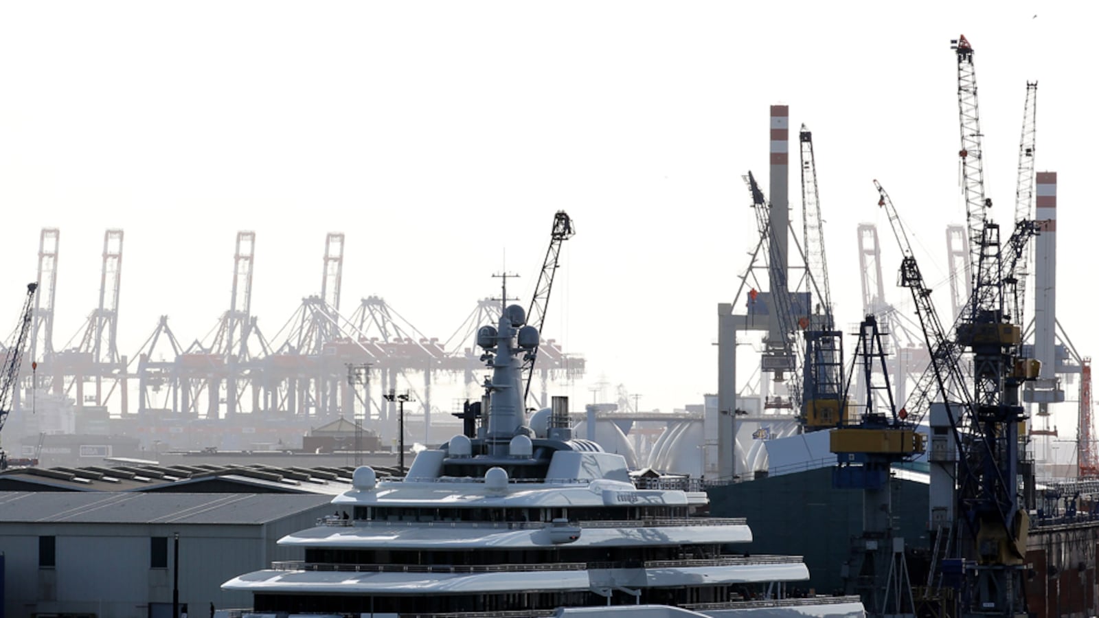 galleries/2010/08/12/world-s-20-biggest-yachts/largest-yachts---eclipse_zzlt1t