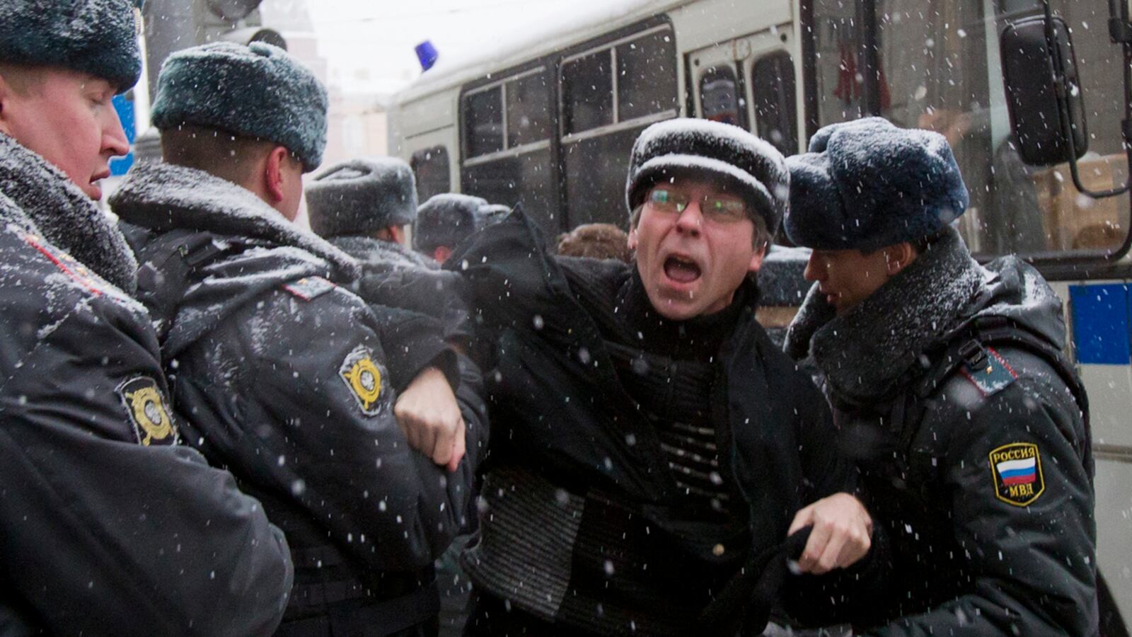 cheats/2011/12/21/russian-parliament-convenes/duma-protest-cheat_rsonvl