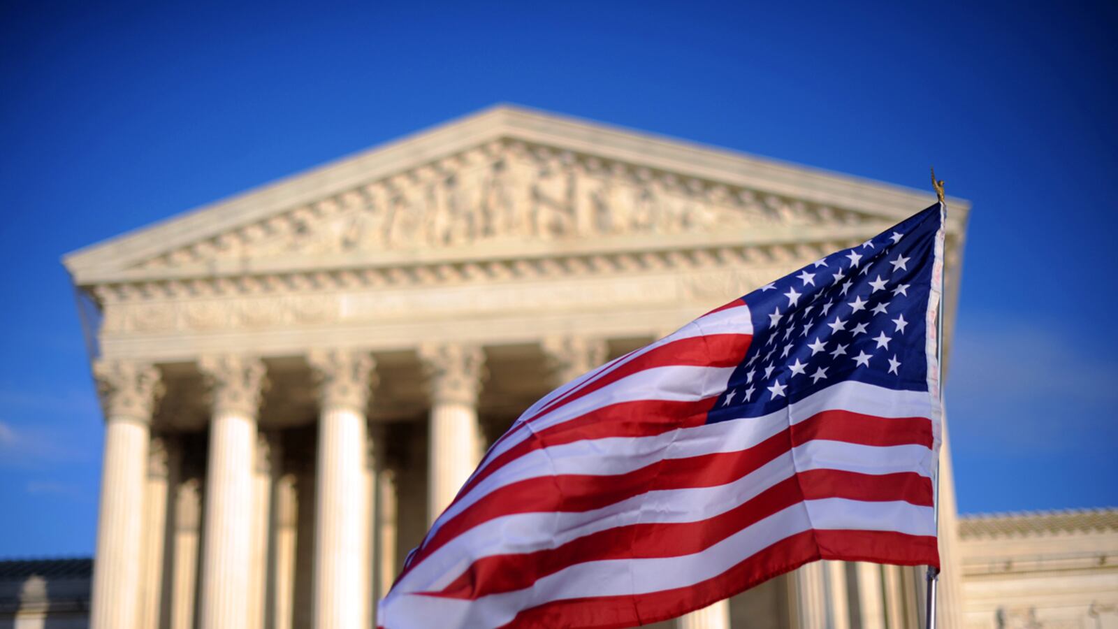 articles/2012/06/26/supreme-court-slam-dunks-campaign-finance-reform-in-montana-case/roberts-court-tomasky_yst2xf