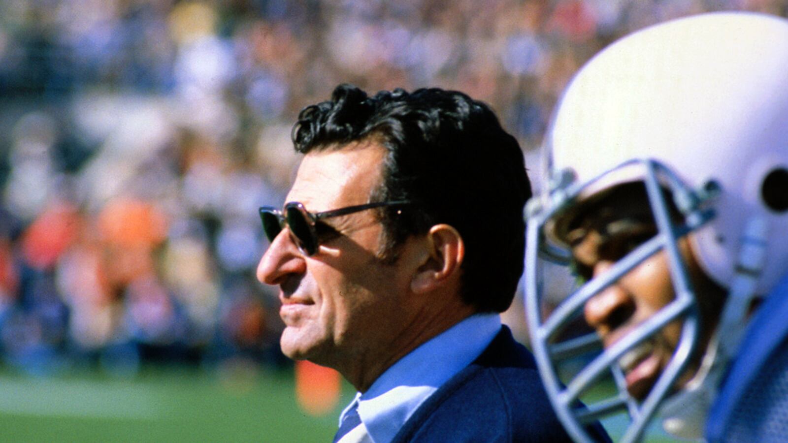 articles/2012/01/22/penn-state-coach-joe-paterno-dead-at-85/paterno-obit-tease_eeostd