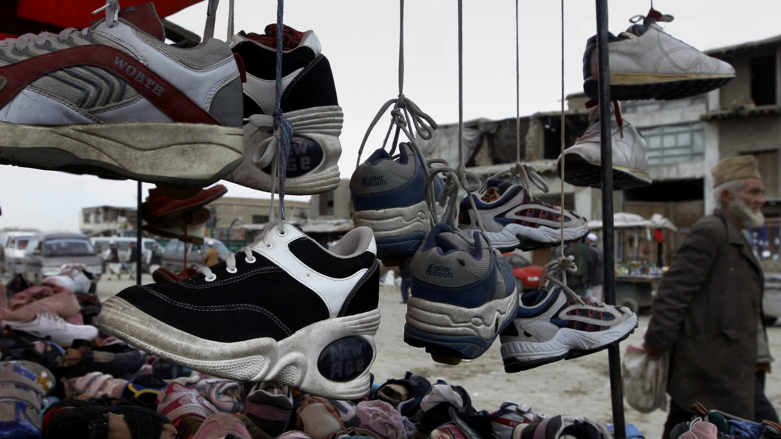articles/2013/08/18/why-people-throw-shoes-in-afghanistan/130817-shoe-throwing-tease_ruvgwm