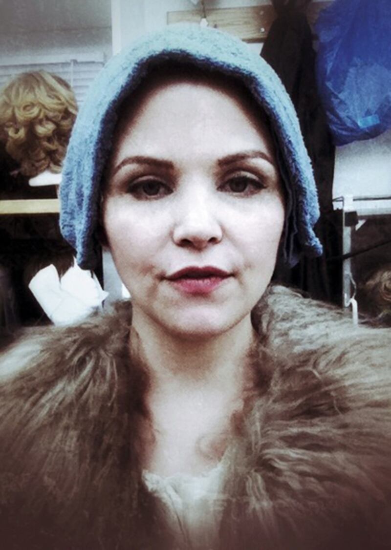 galleries/2011/10/26/celebrities-do-halloween-kelly-clarkson-j-lo-more-twitter-pictures/twitpics-ginnifer-goodwin_ueha7g