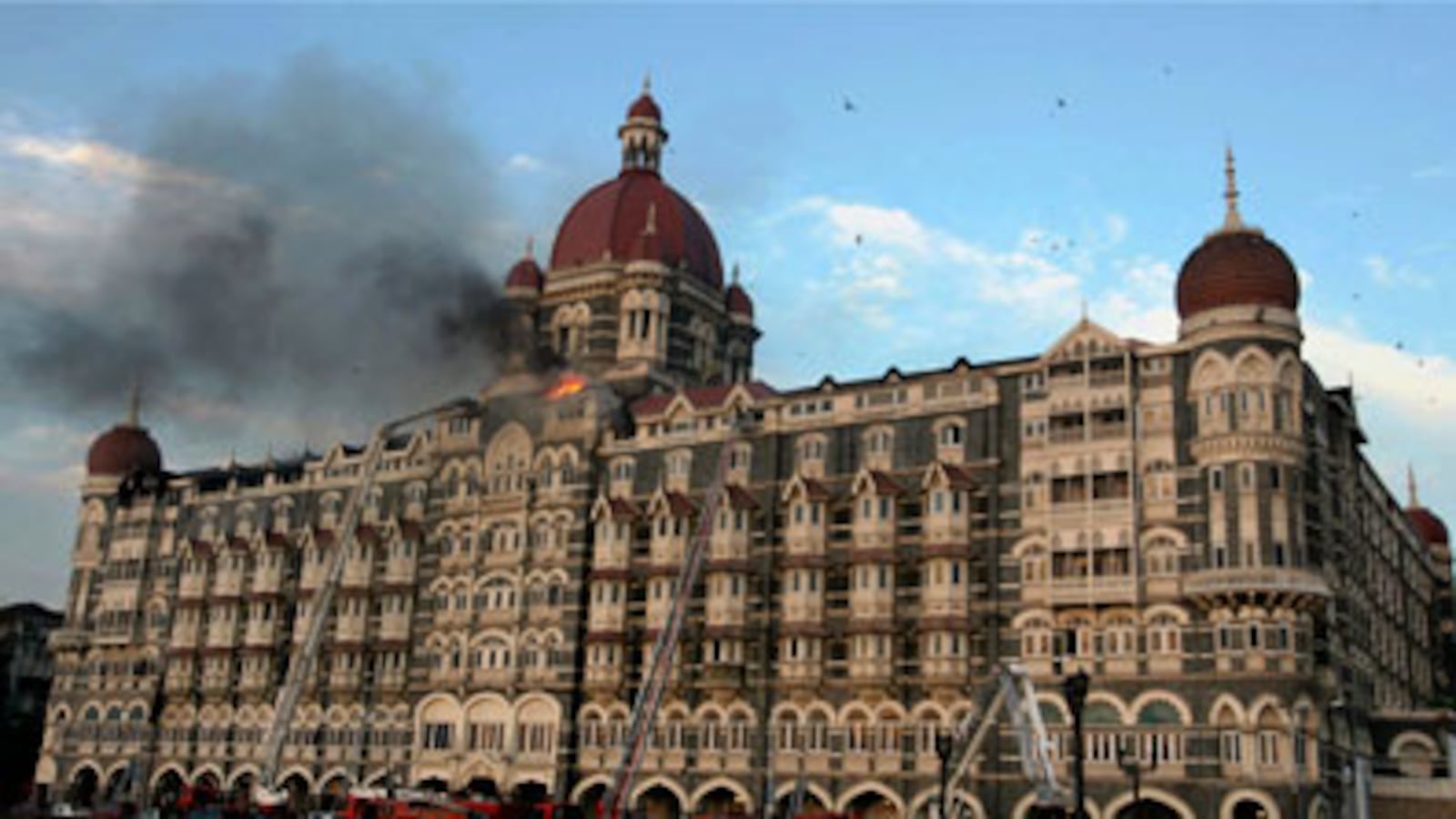 cheats/2008/11/30/mumbairsquos-taj-hotel-received-warning/mumbai-taj_kekxx5