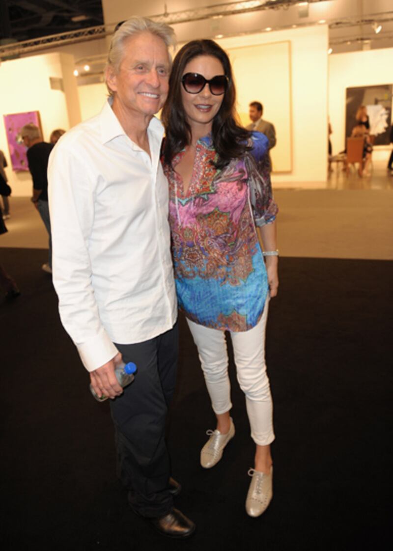 galleries/2011/12/03/stars-at-art-basel-photos/stars-at-art-basel-douglas_qvqvfc