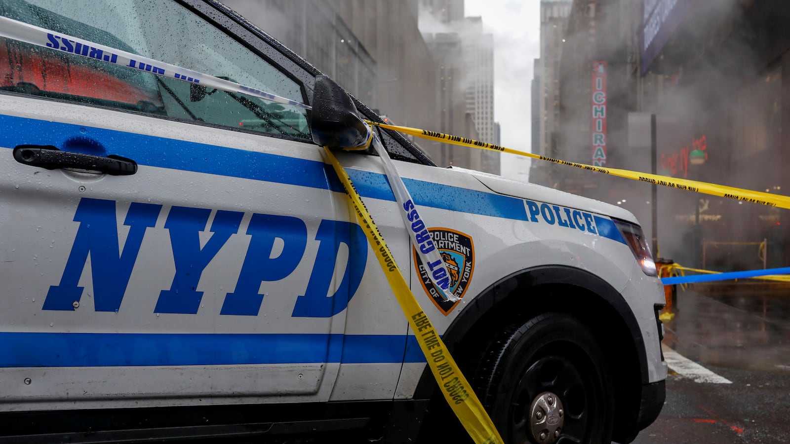 2019-12-17T184649Z_727120122_RC26XD9UNSEU_RTRMADP_3_NEW-YORK-DEATH-DEBRIS_rvh67f