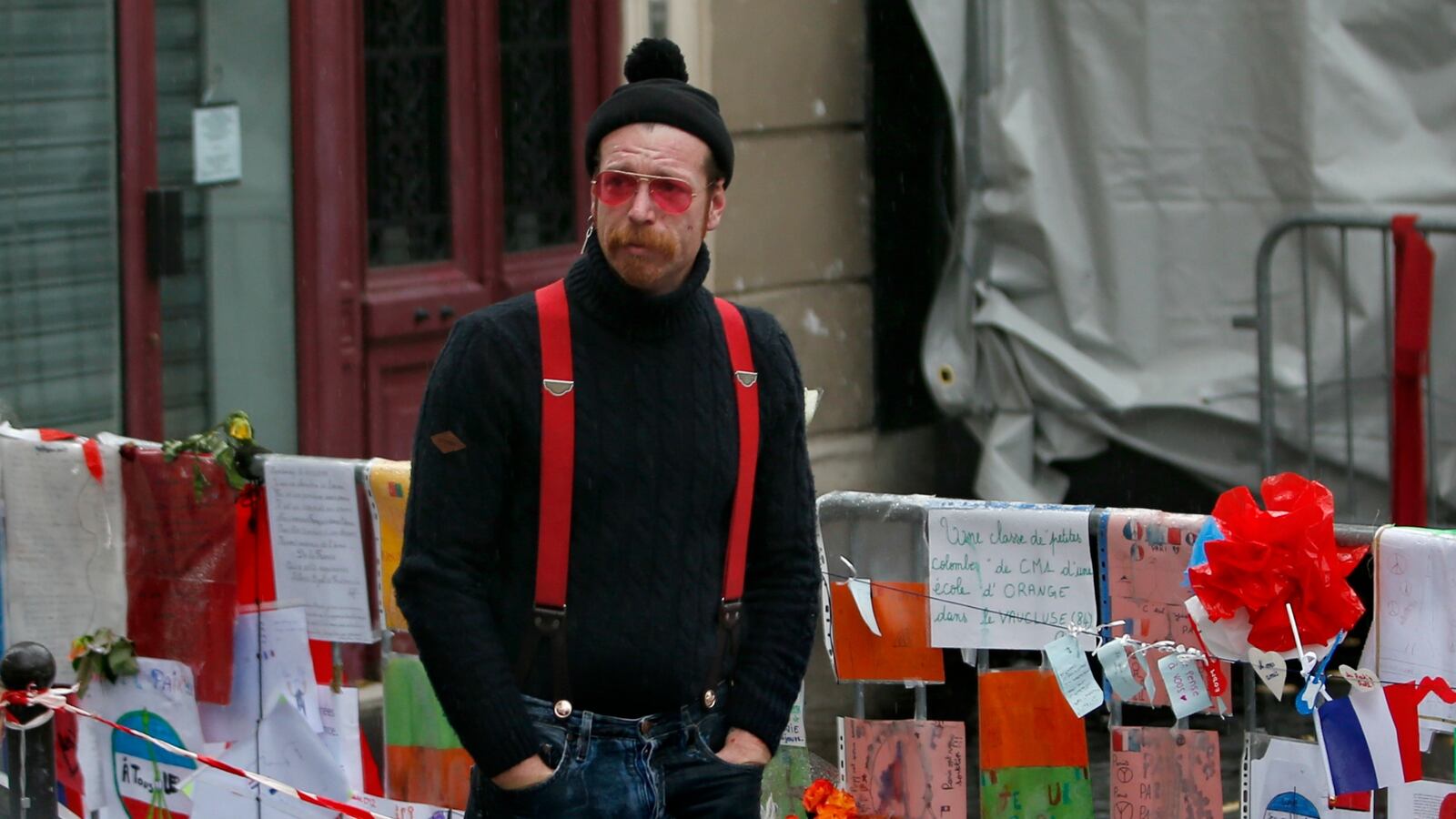 cheats/2016/11/14/eagles-of-death-metal-jesse-hughes-was-not-kicked-out-of-bataclan/160310-jesse-hughes-security-cheat_sjxyrw