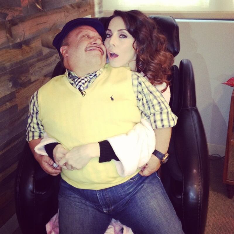 galleries/2012/12/02/miley-cyrus-selena-gomez-more-celebrity-twitter-pictures-photos/whitney_cummings_s7rjxw