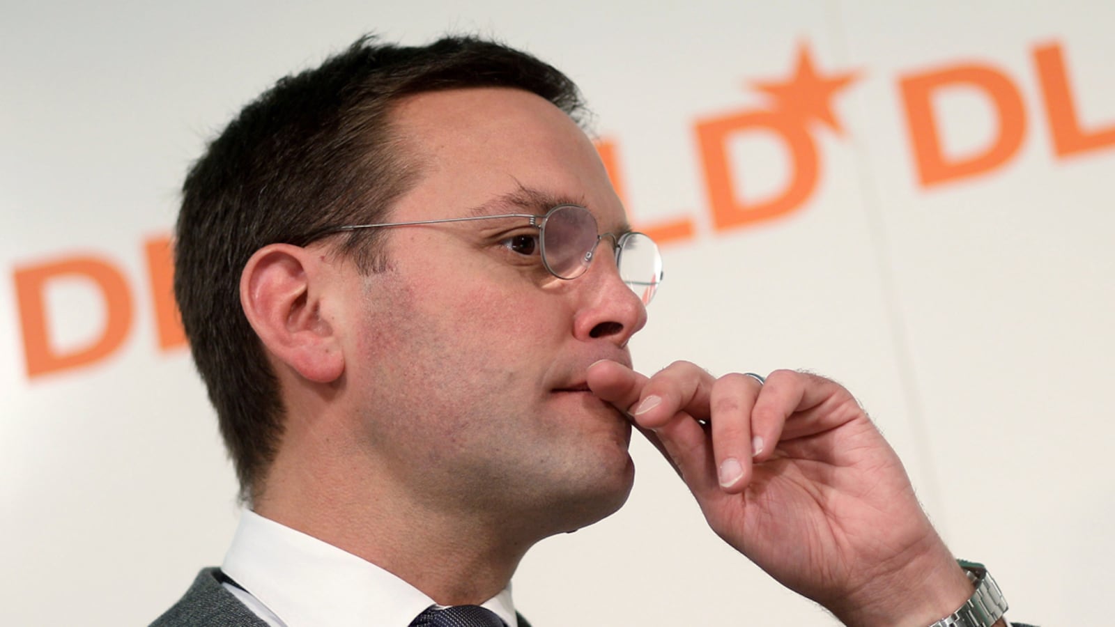 articles/2011/07/26/james-murdoch-testimony-flap-implicates-news-corp-board/news-international-board-murdoch-summers_fyhom4