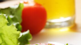 articles/2008/12/23/rib-roast-yams-collard-greens/feast---rib-roast-423_niee0h