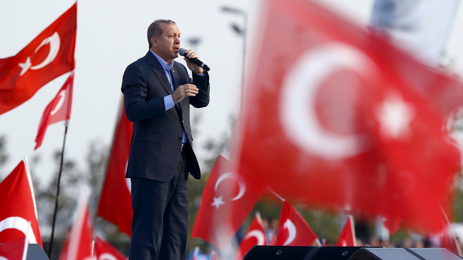 articles/2017/05/02/the-deadly-limits-of-trump-s-dictator-diplomacy/170501-Gutman-turkey-tease_t6don5