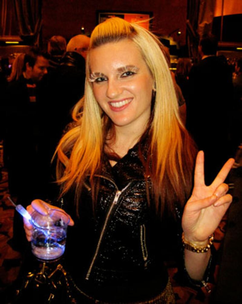 galleries/2010/01/21/lady-gaga-fans-at-radio-city/gaga-fans---13_wtm3da