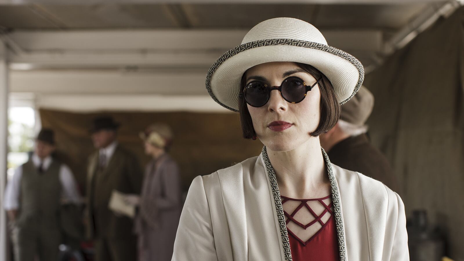 articles/2016/02/14/lady-mary-quite-contrary-and-also-cursed-downton-abbey-s6e7-recap/160214-teeman-downton-recap-tease_eclyif