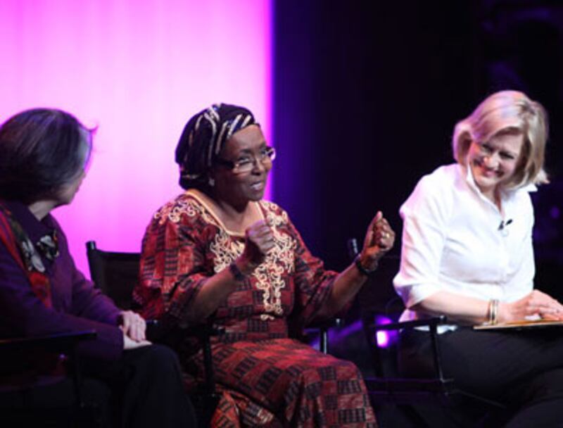 articles/2010/03/12/live-from-the-women-in-the-world-summit/day-2-gallery-launch_bgpc8z