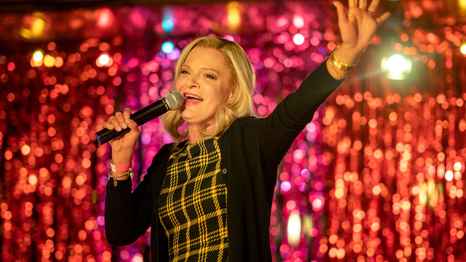 210629-fallon-martha-plimpton-hero_y9bh8v