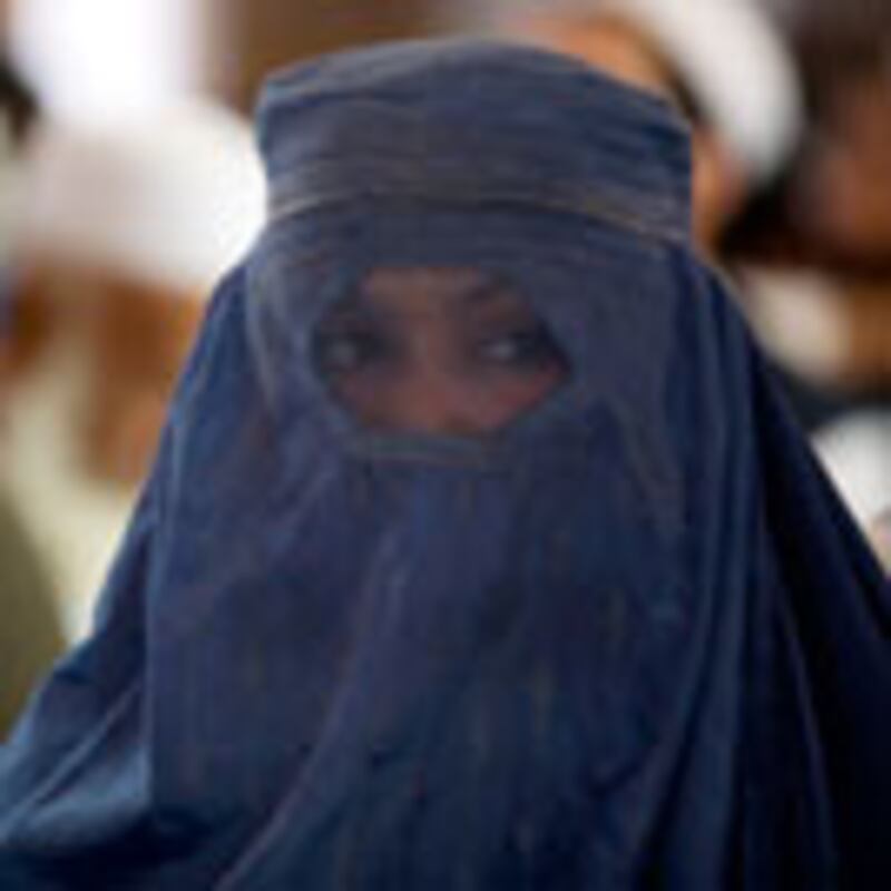 articles/2010/04/11/would-allah-ban-the-veil/chopra-veil_93524_r0kqtu