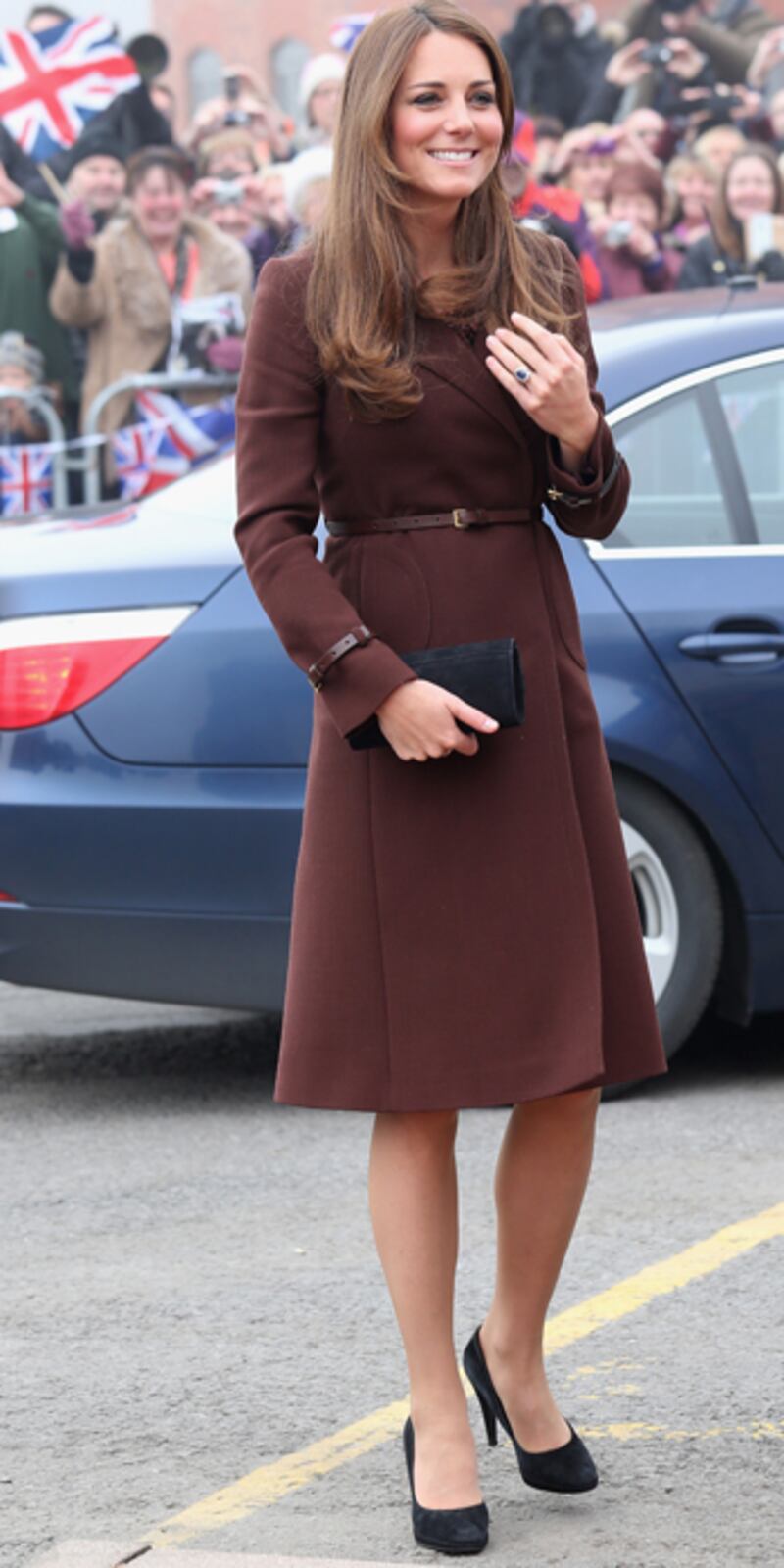 articles/2013/03/05/where-s-the-bump-kate-middleton-in-grimsby/kate-mid-grimsby_q5wdys