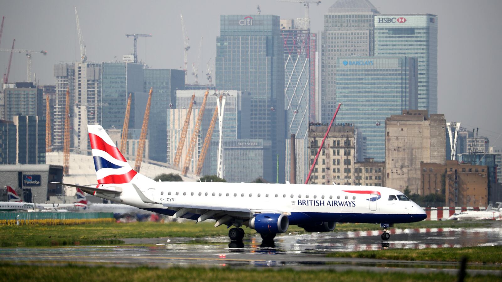 181118-british-airways-lawsuit-obese-cheat_taog8c
