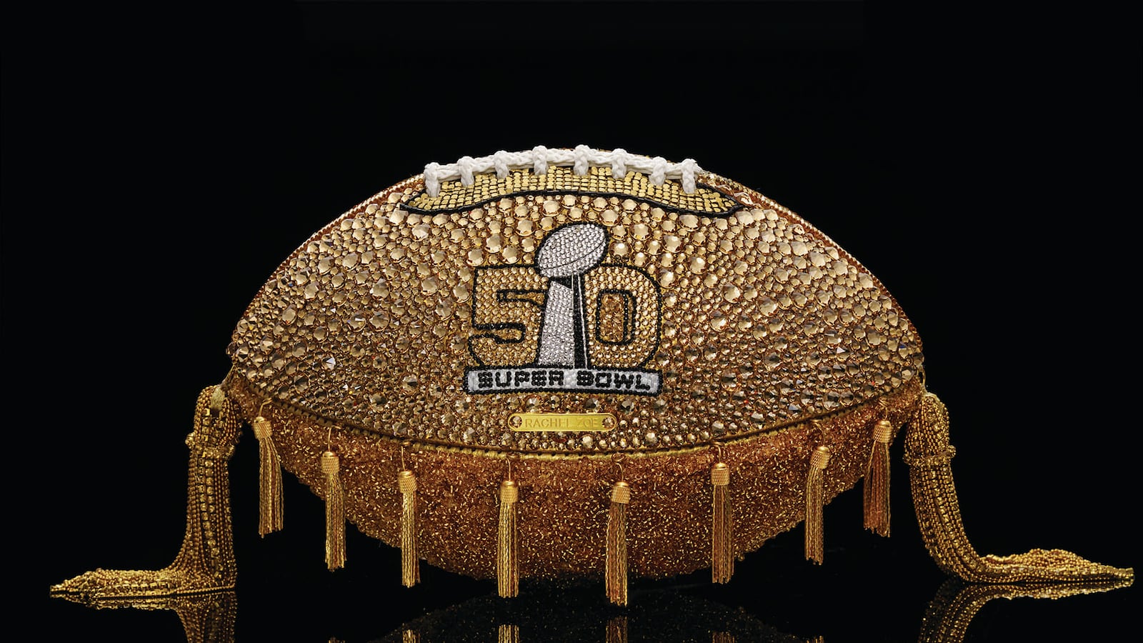 galleries/2016/02/06/12-bejeweled-footballs-you-won-t-want-to-fumble/160205-artist-footballs-06_rukdum