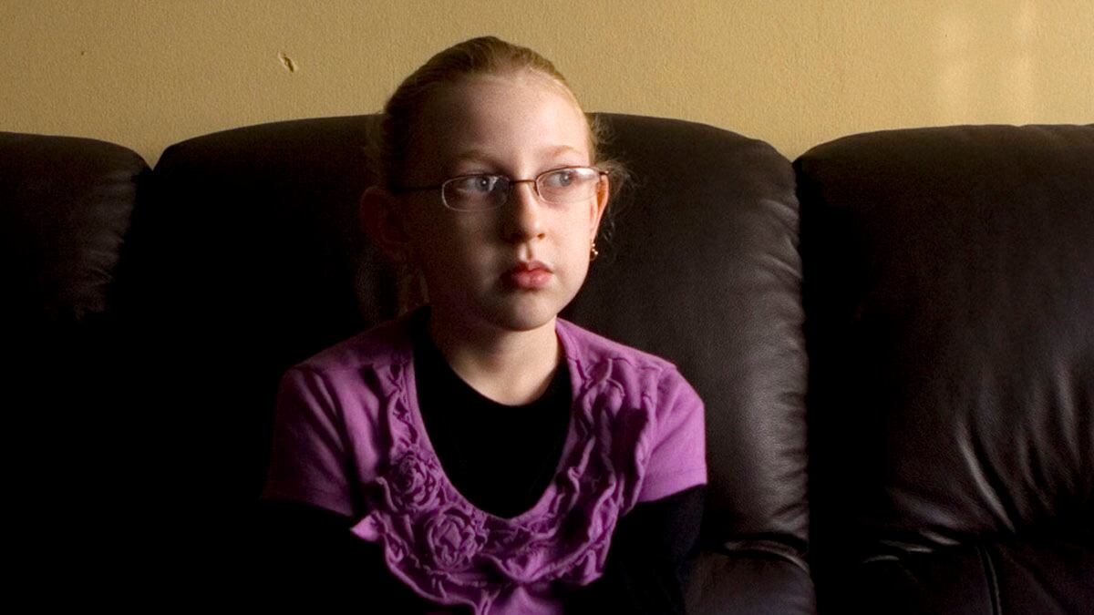 cheats/2011/12/28/8-year-old-israeli-harassed-walking-to-school/israeli-girl-harassed-to-school-cheat_riqufi