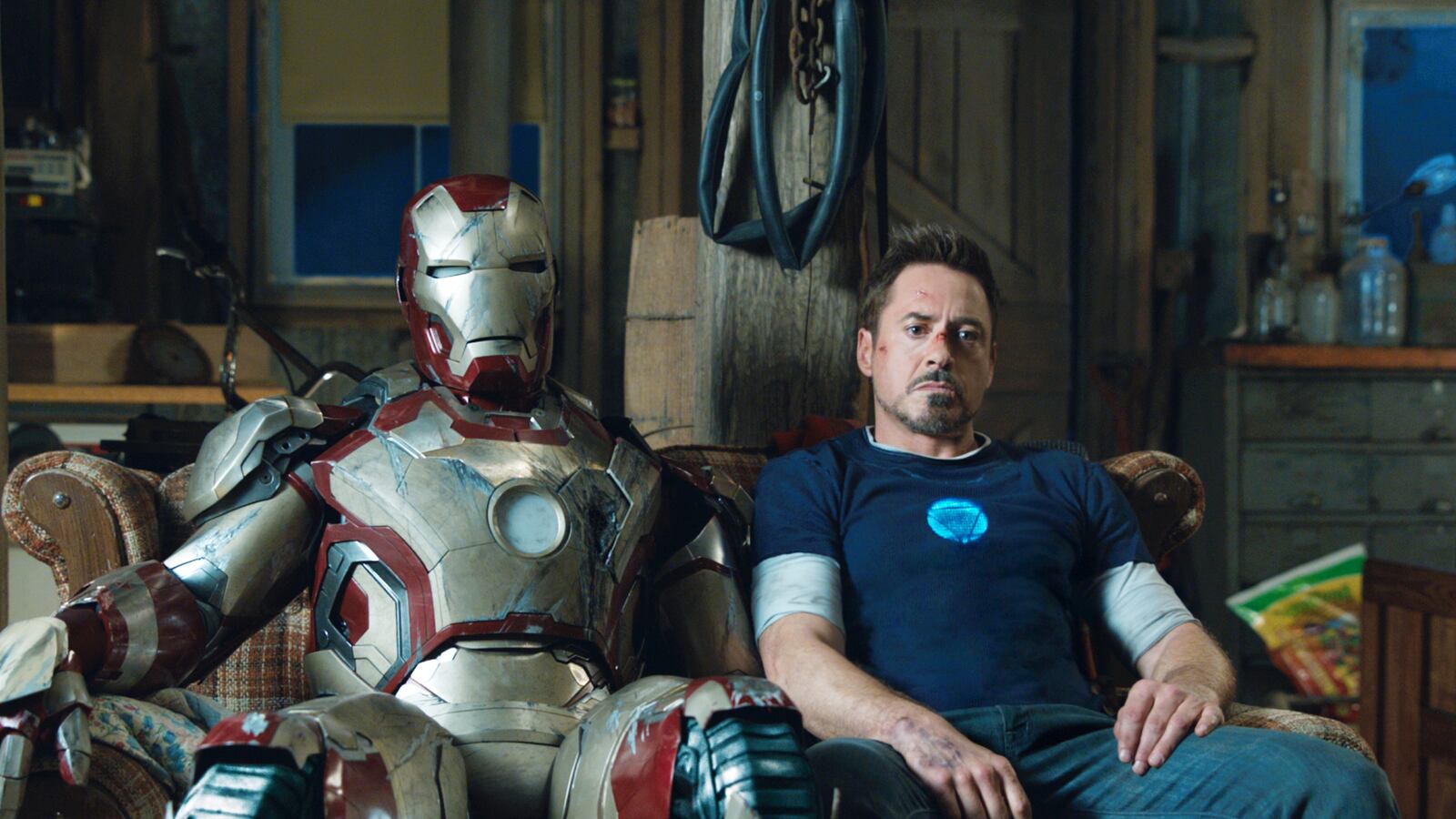 articles/2013/06/20/robert-downey-jr-signs-on-for-two-more-avengers-movies-david-beckham-fan-stampede-injures-7-in-shanghai/130620-downey-iron-man-klassen-tease_kyav75