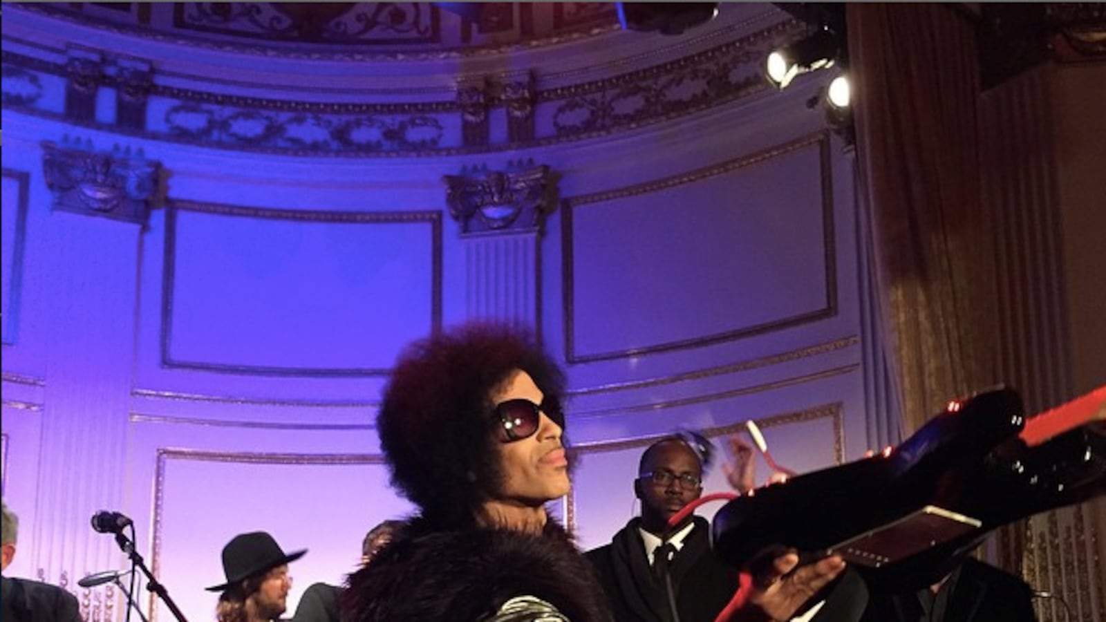 articles/2016/04/21/dearly-inebriated-the-story-behind-one-of-prince-s-last-great-performances-at-the-snl40-after-party/160421-wilstein-prince-snl40-tease_egx6ll