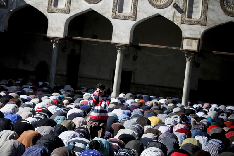 articles/2013/08/29/the-true-muslim-revolutionaries-and-their-fight-against-extremism/130829-muslims-non-violence-law-tease_bhevmk