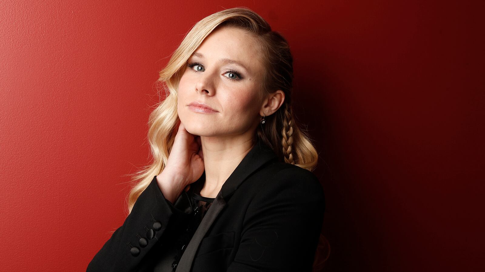 articles/2016/06/01/kristen-bell-opens-up-on-how-depression-made-her-feel-a-worthless-failure/131217-romano-kristen-bell-tease_j2vhog