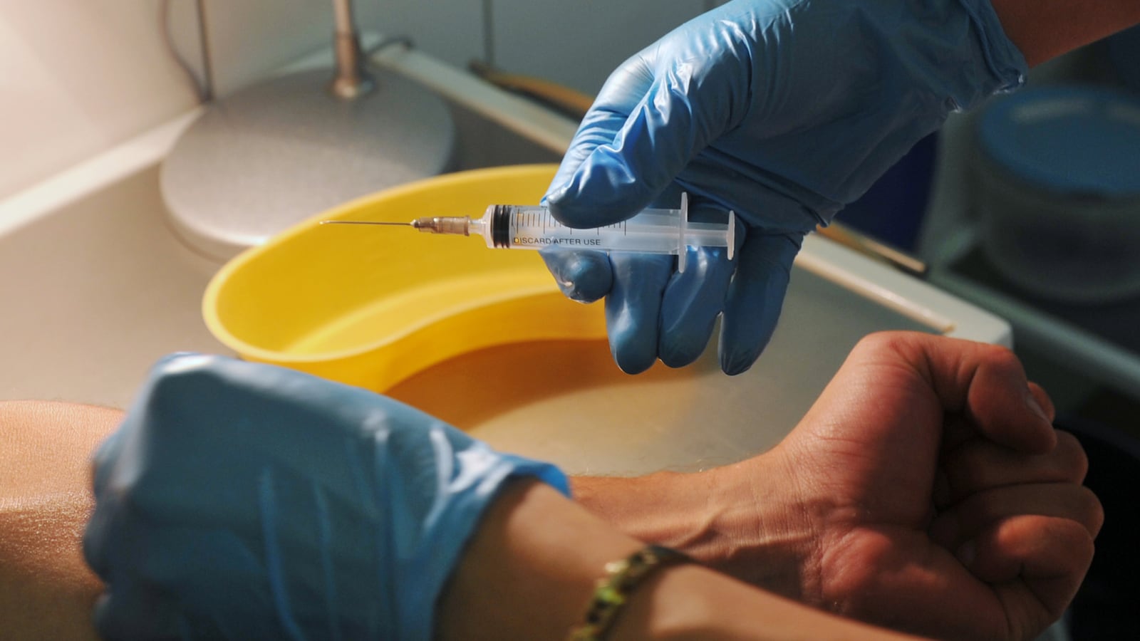 videos/2016/06/07/the-blood-tests-that-could-replace-biopsies/160607-Place-liquid-biopsies-Tease_yauuuf