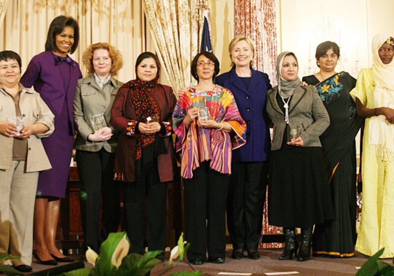 galleries/2009/04/29/michelle-s-first-100-days/michelle-obama-power-9_tjyqum