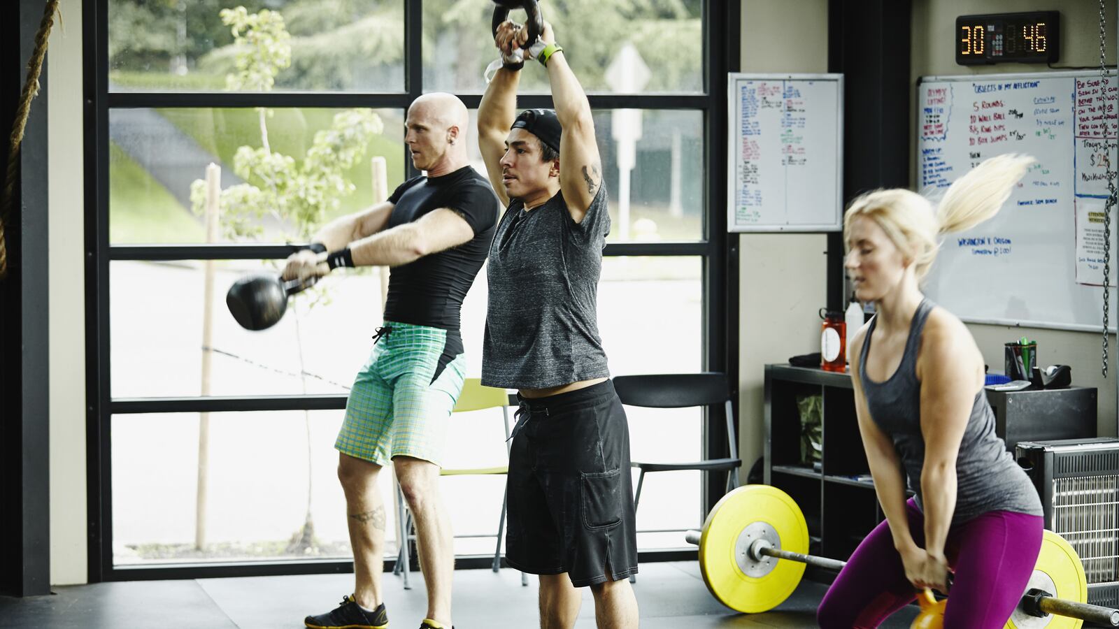 articles/2013/12/27/the-busy-person-s-guide-to-becoming-a-fitness-minimalist/121223-minimal-fitness-dailyburn-tease_k0cteu