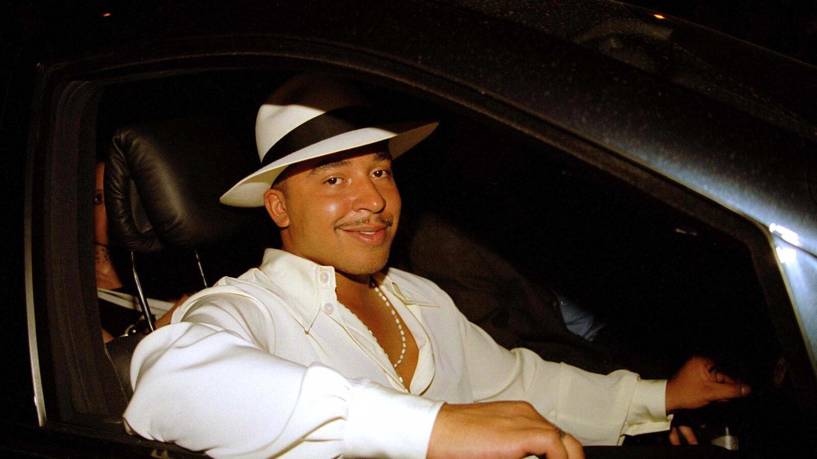 cheats/2013/10/28/lou-bega-i-m-not-dead/131028-lou-bega-cheat_efsaaz