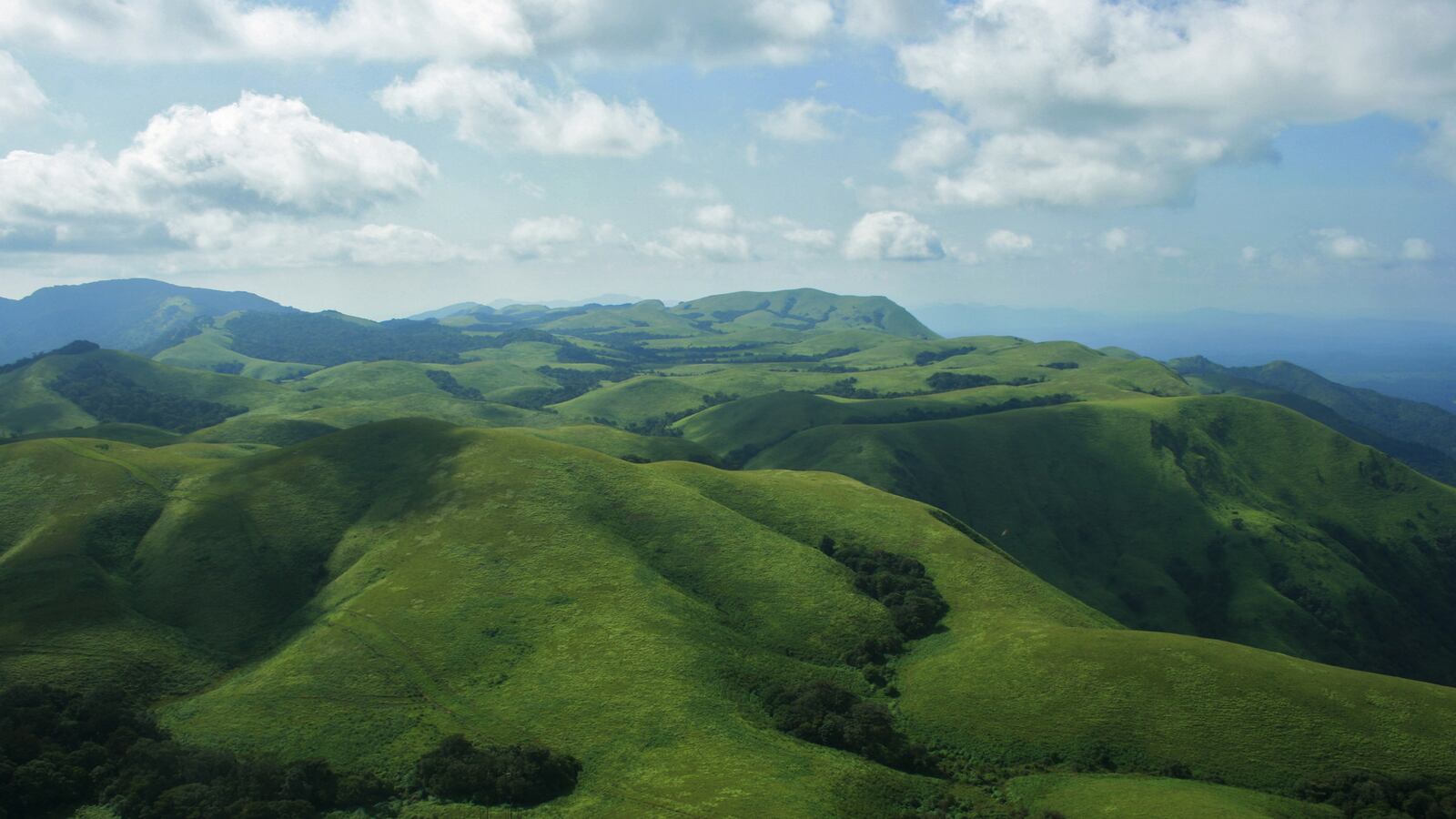 articles/2014/03/25/lush-places-the-scotland-of-india/140327-varadarajan-coorg-tease_jrrxfe