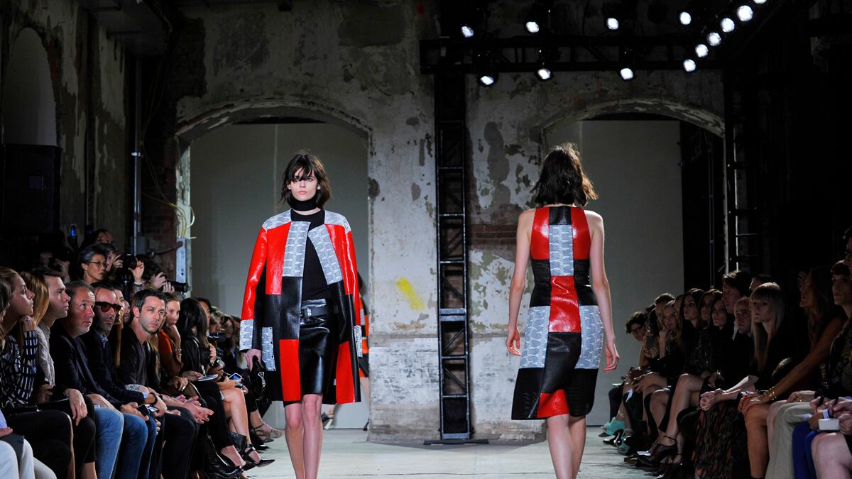 articles/2012/09/17/i-snuck-into-proenza-schouler-a-tale-of-new-york-fashion-week-by-jacob-tomsky/proenza-sneak-in-tomsky-tease_nnkzrh