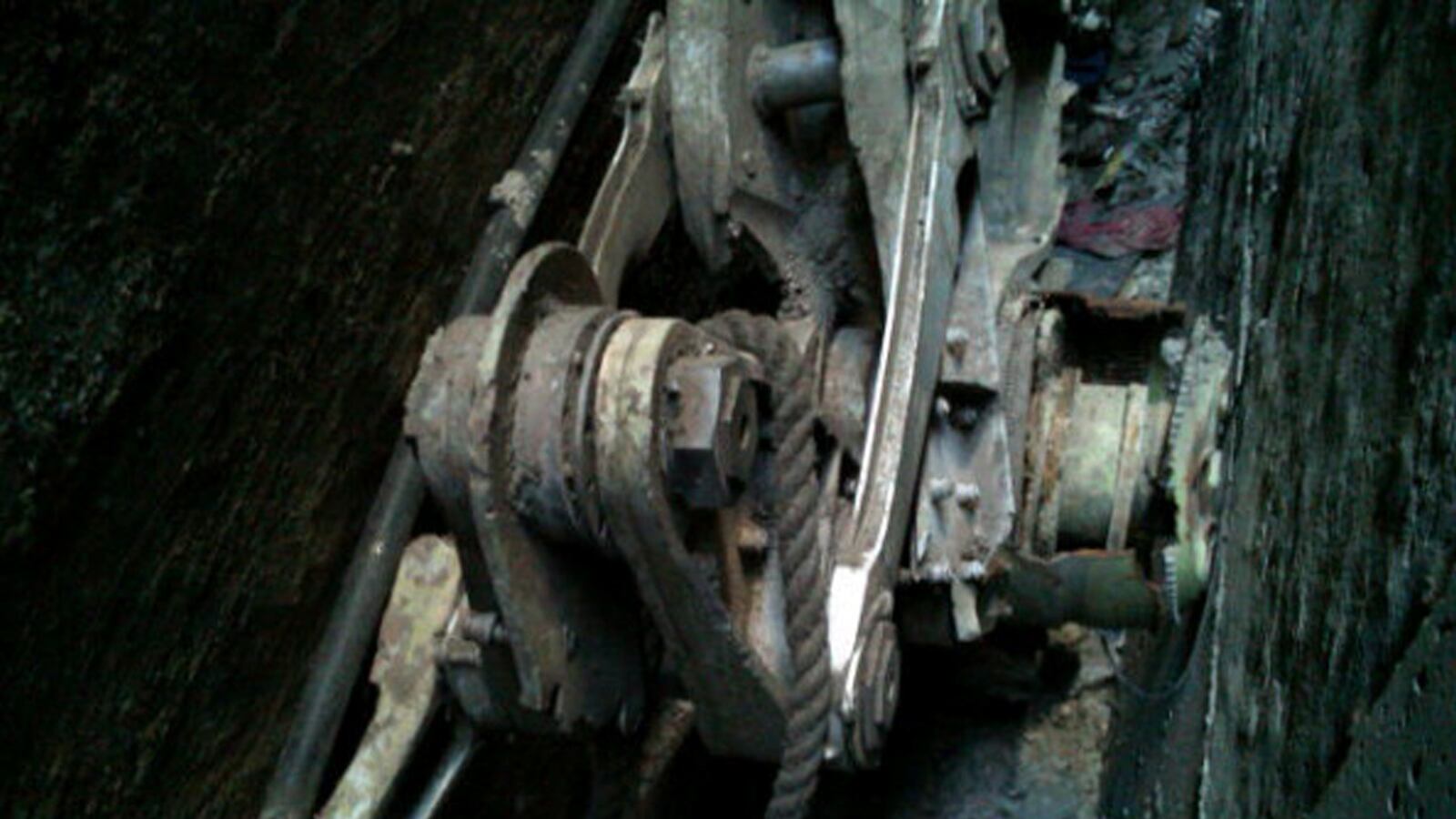 cheats/2013/04/29/boeing-wreckage-was-from-9-11/130429-9-11-landing-gear-cheat_ilegq3