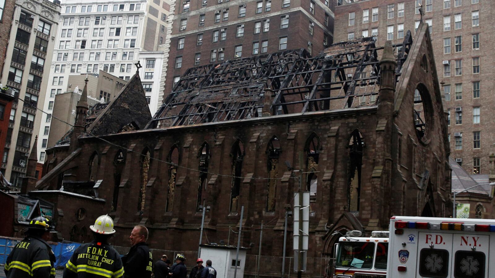 cheats/2016/05/03/attack-feared-in-ny-orthodox-church-fire/160503-church-fire-nyc-cheat_krz4qk